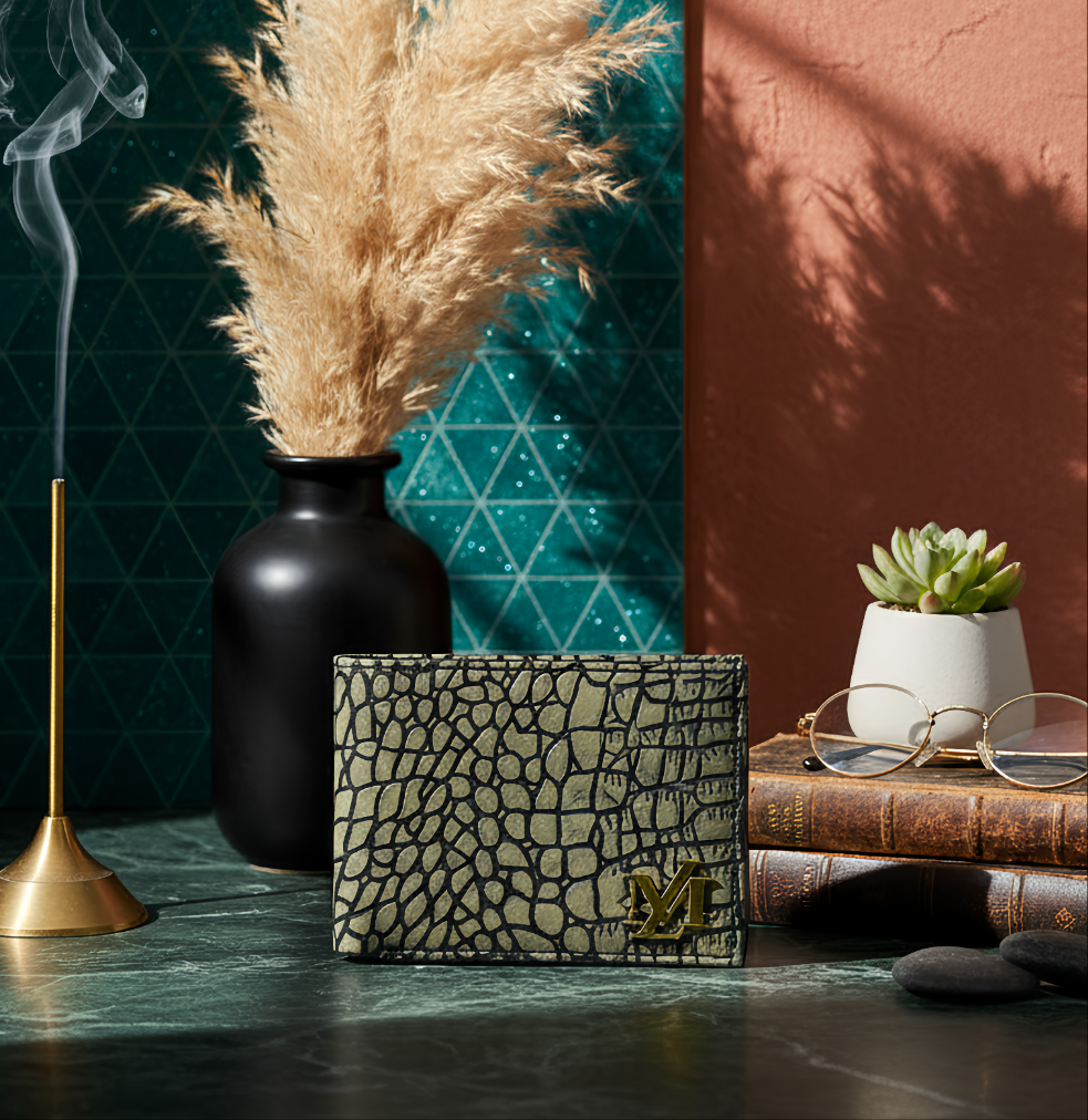 Bi-Fold Coin Pocket Ecru with black Wallet